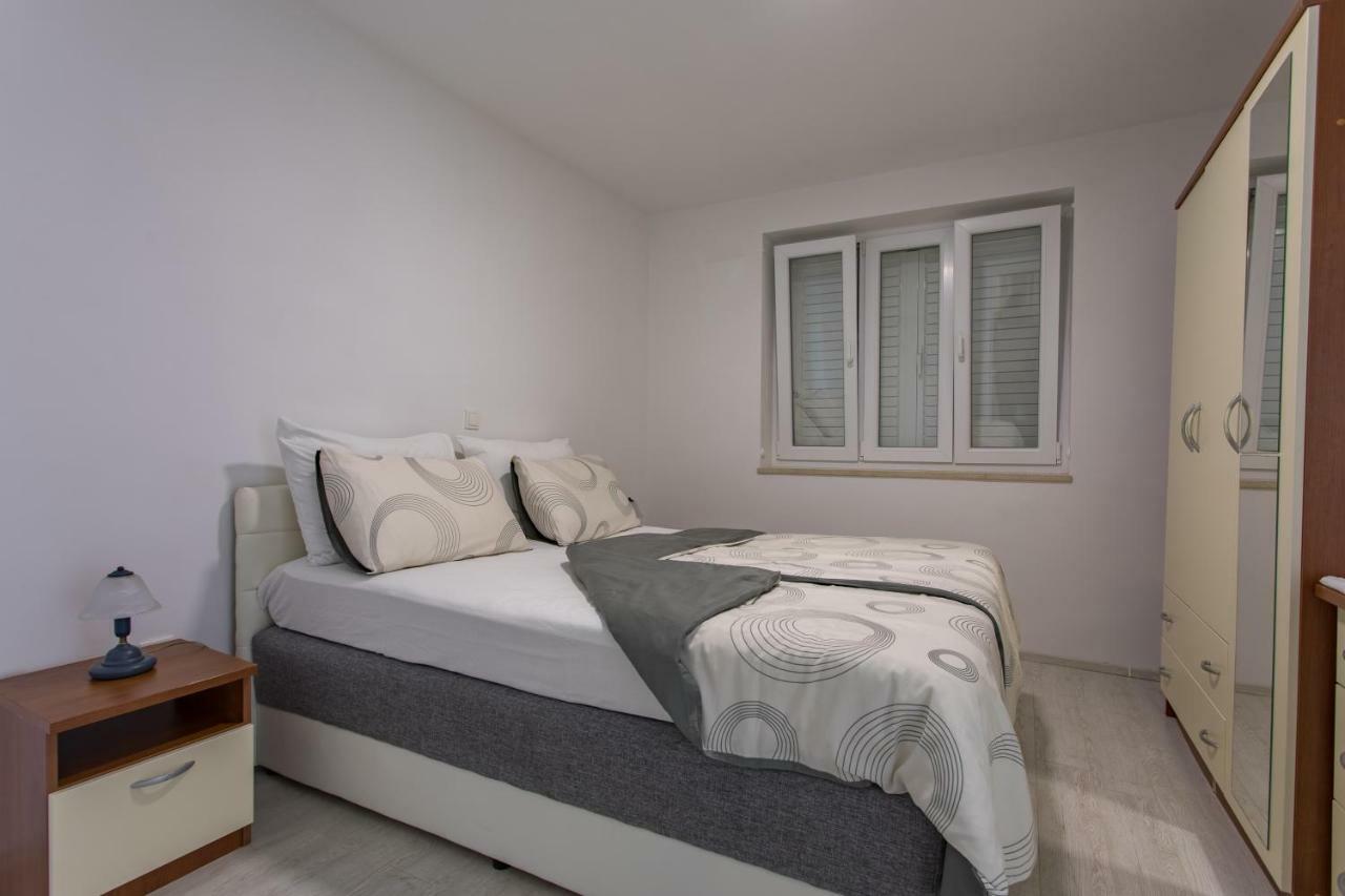Apartmani Marija Jakir 布雷拉 外观 照片